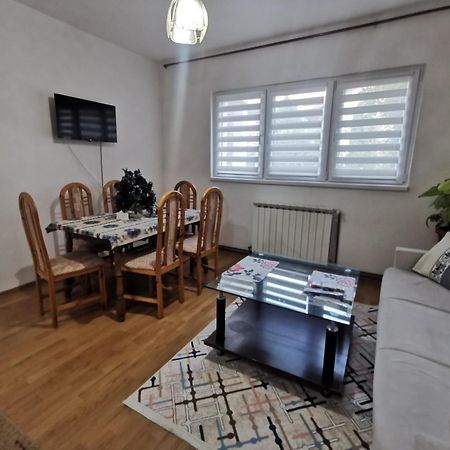 Rest & Recharge 4Bdr Apt- Free Parking, Ac & Garden SJJ Buitenkant foto
