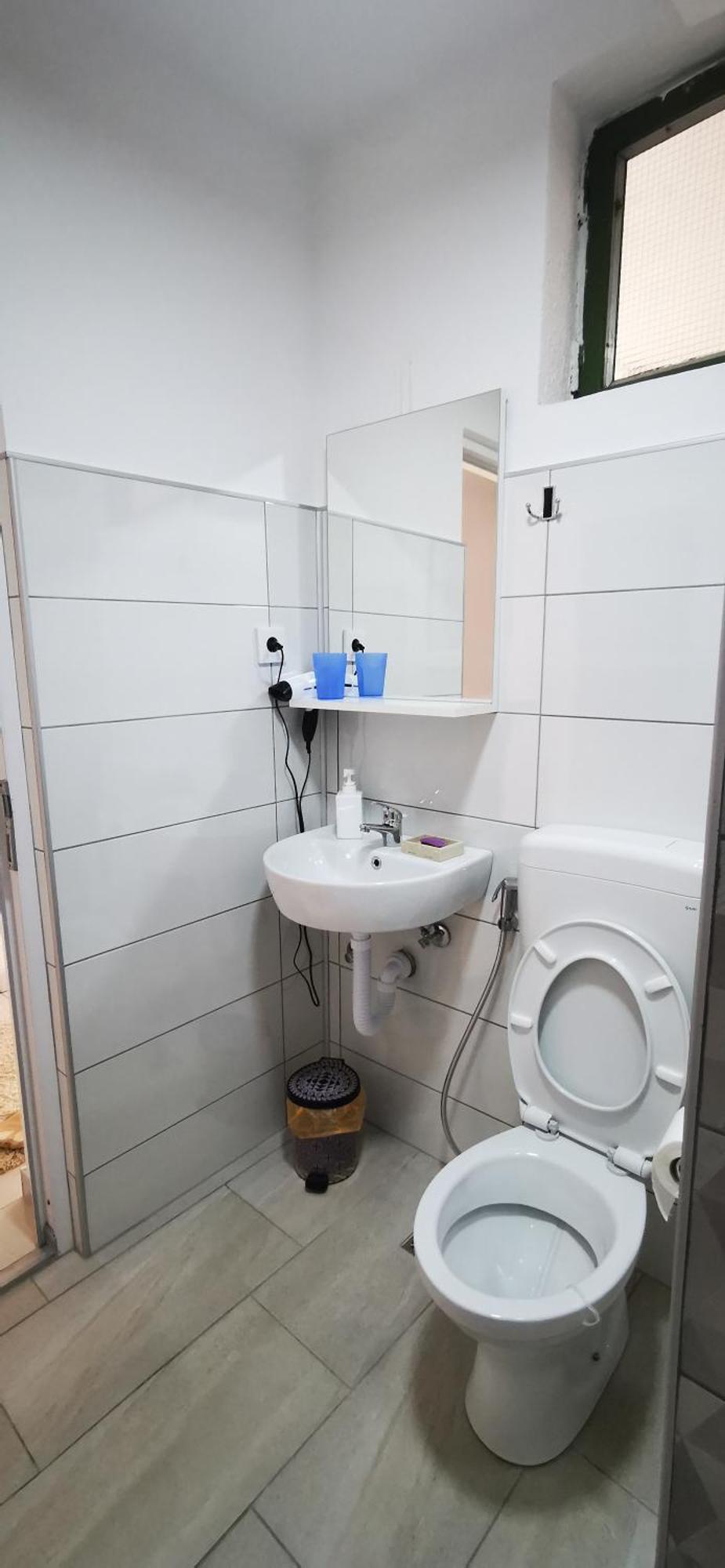 Rest & Recharge 4Bdr Apt- Free Parking, Ac & Garden SJJ Buitenkant foto